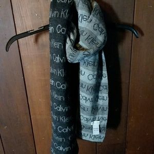 Calvin Klein grey scarf